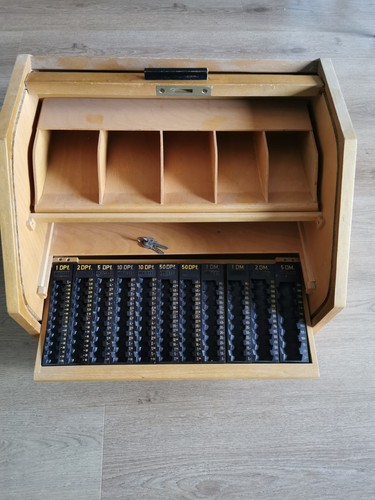 Vintage registrierkasse aus - vintage,