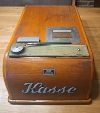 Antike Registrierkasse aus