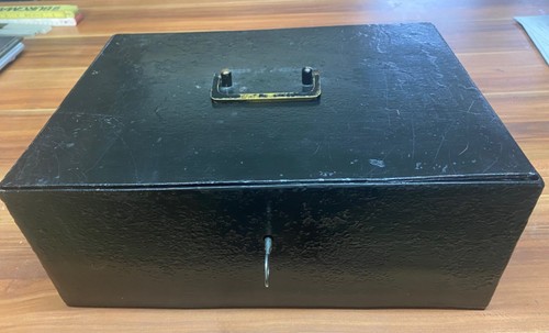 Antike stahlkassette - antike,