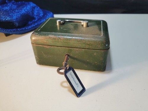 Kleine alte geldkassette stahl - alte,