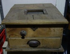antike Holz Kasse mit Glocke