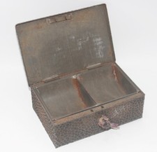 antike Eisen Blech Kasse mit